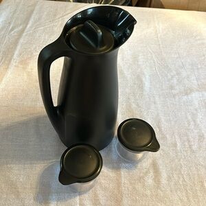 Tupperware carafe & accessories